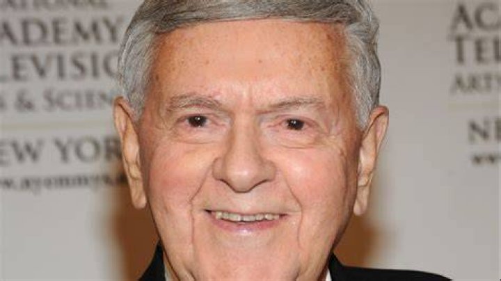 Bob Wolff, sportscaster for 8 decades, dies at 96