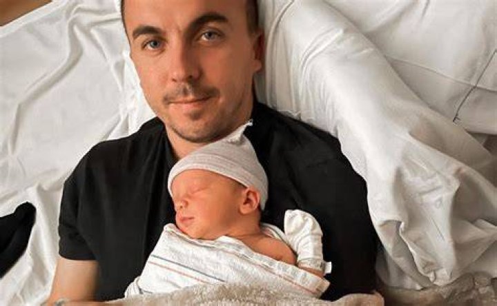 Hijo de Frankie Muniz cumple un a&ntilde;o, &iexcl;y es id&eacute;ntico a &eacute;l! Series