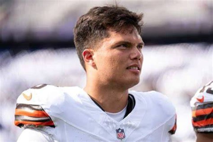 How is Dillon Gabriel related to Roman Gabriel?