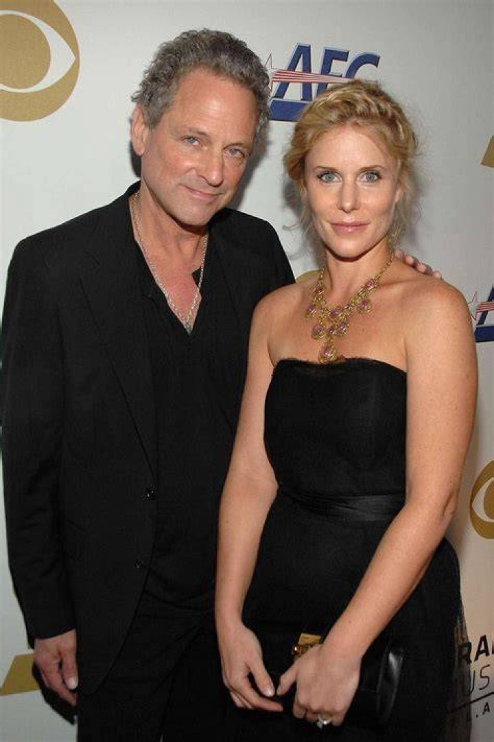 Lindsey Buckingham and wife split up after 21 years