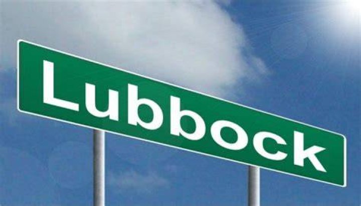 Lubbock Free of Charge Creative Commons Green Highway sign image