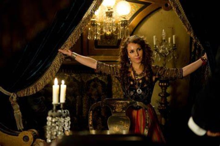 Noomi Rapace Sherlock Holmes