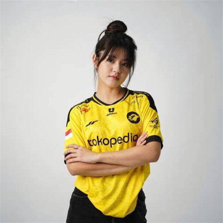 Profil Dan Biodata ONIC Vonzy, Brand Ambassador Cantik Mereka! Esportsku