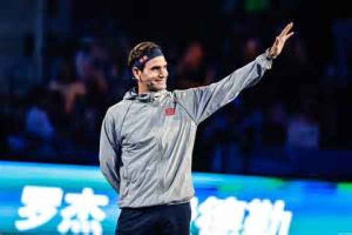 VIDEO Roger Federer dazzles with sublime drop shot Australian Open